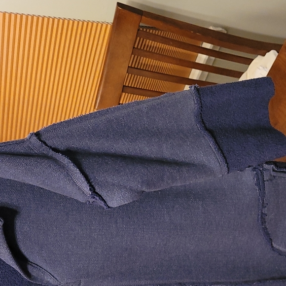 SOFT surroundings tunic top. Dark blue.  Wear with leggings or jeans - Picture 3 of 11